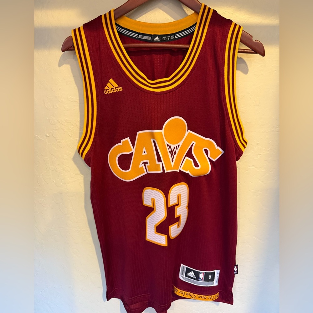Adidas Cleveland Cavaliers James Burgundy and Gold Basketball Jersey